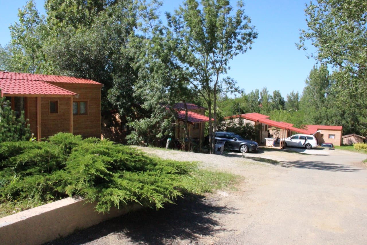 CAMPING LE LAC DE LA THÉSAUQUE