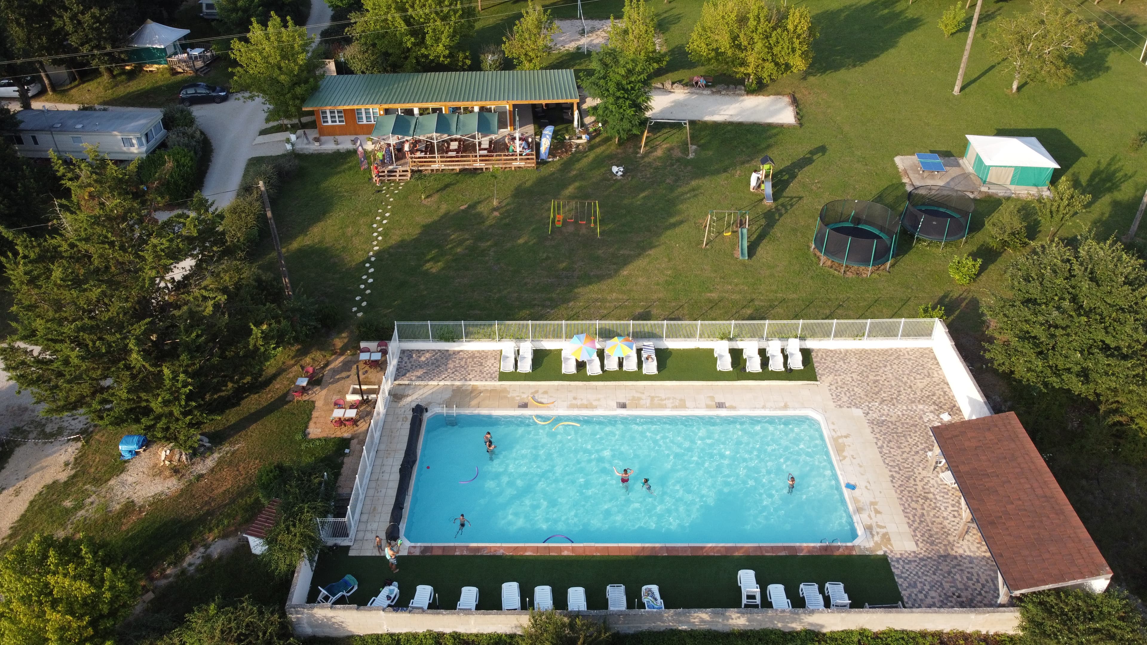 Photo de CAMPING LES CHÊNES CLAIRS
