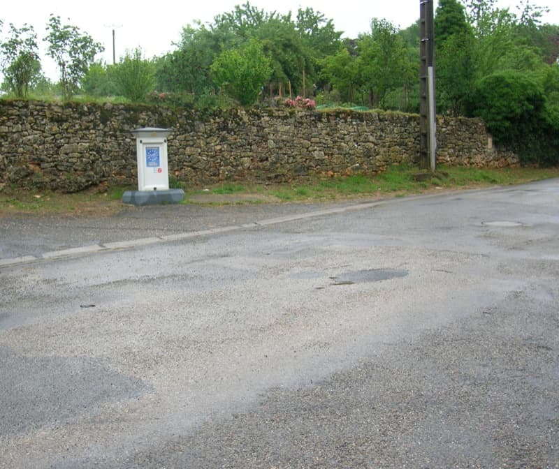 Borne de Services de Thémines