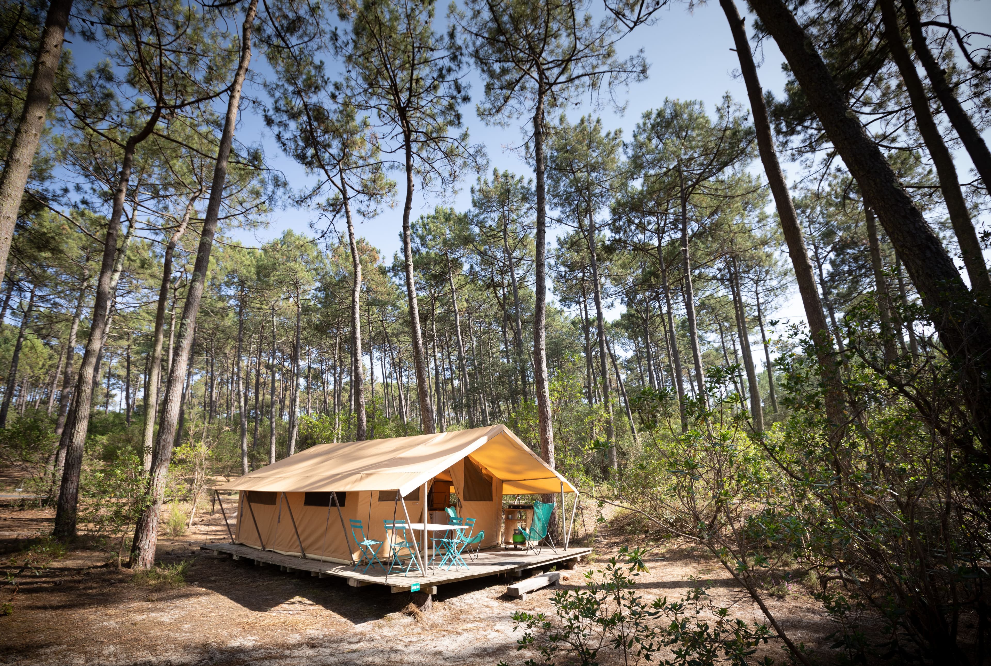 CAMPING HUTTOPIA LAC DE CARCANS