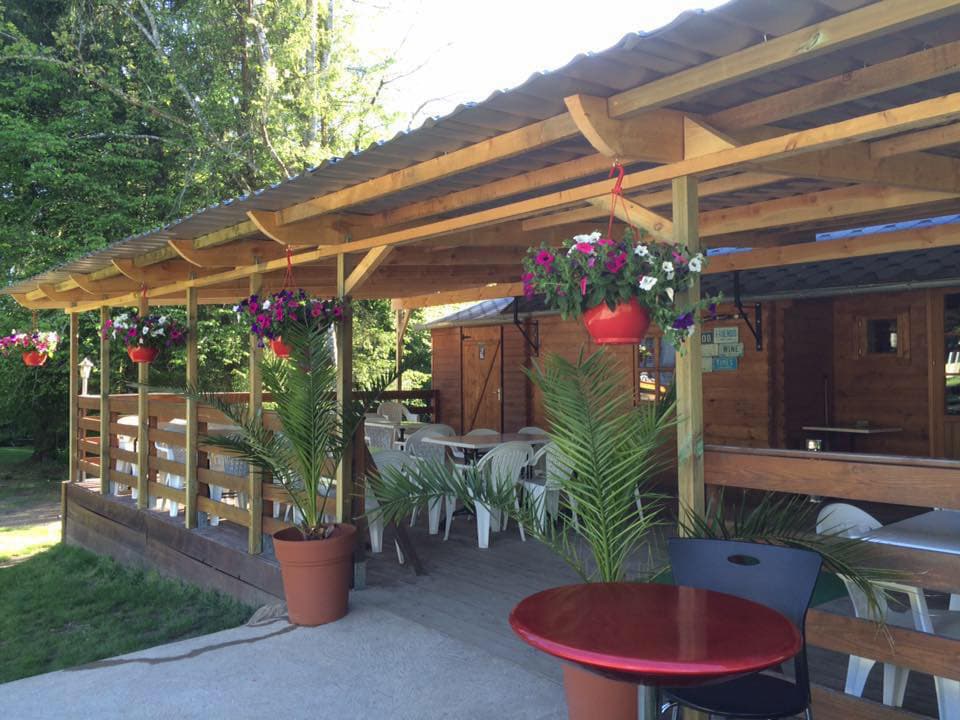 CAMPING LA PETITE RIVIERE