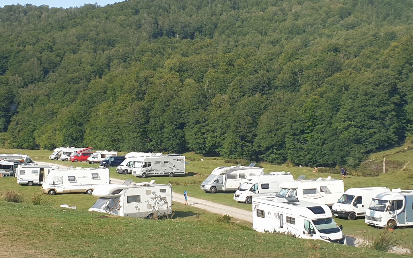 Aire naturelle de camping-cars Etxola