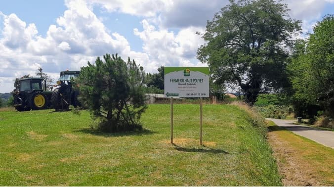 France Passion : aire de camping-car à la ferme du Haut Pouyet