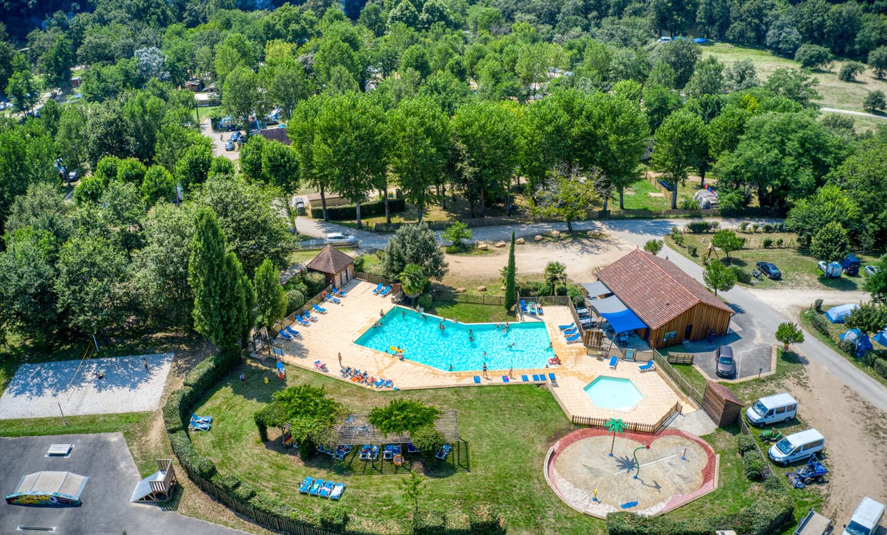 CAMPING LE ROCHER DE LA CAVE