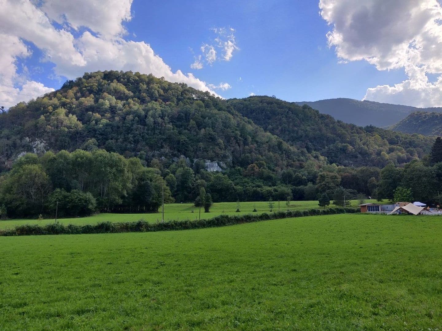 Aire Naturelle de camping du Val Eveillé