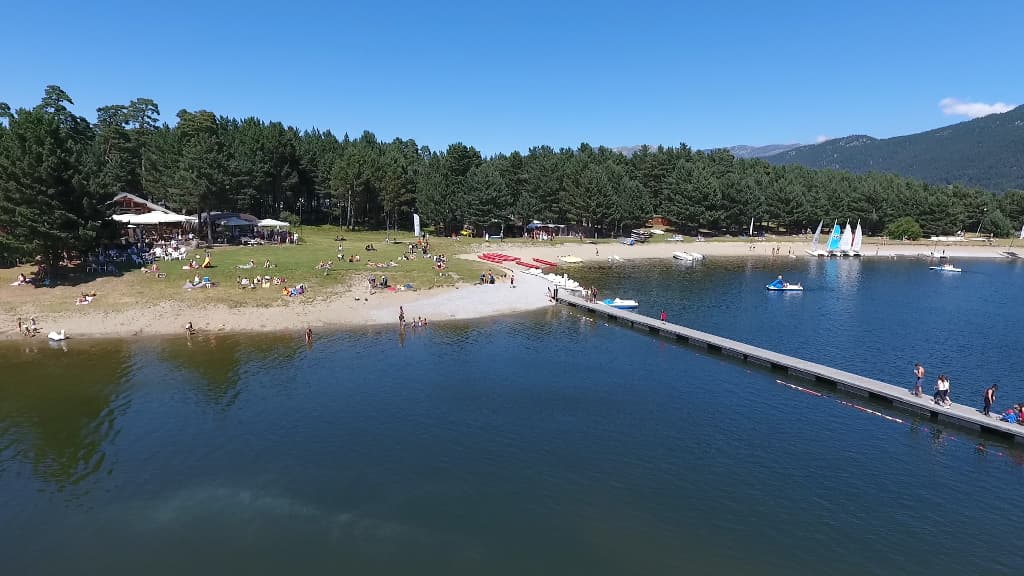 CAMPING CAR PARK LAC DE MATEMALE