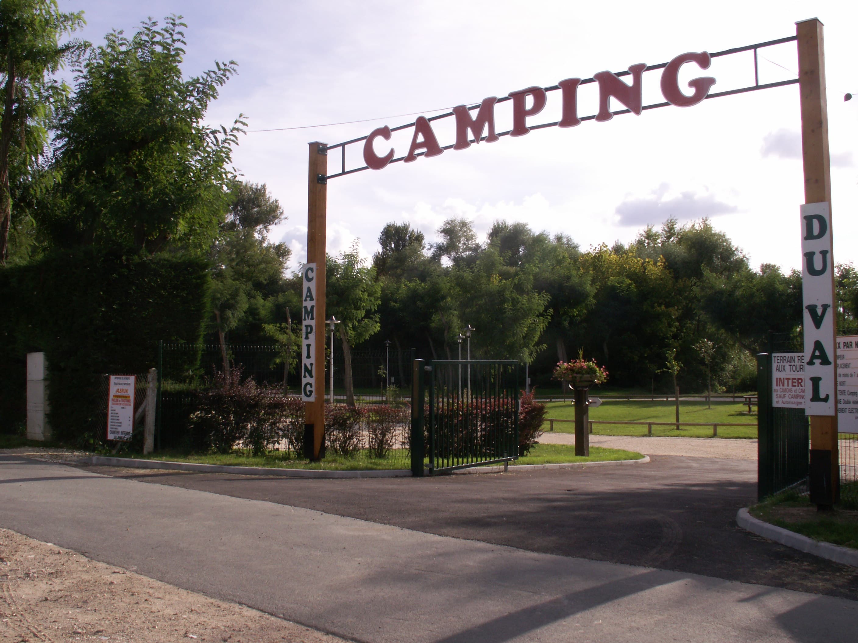 CAMPING TOURISTIQUE DU VAL