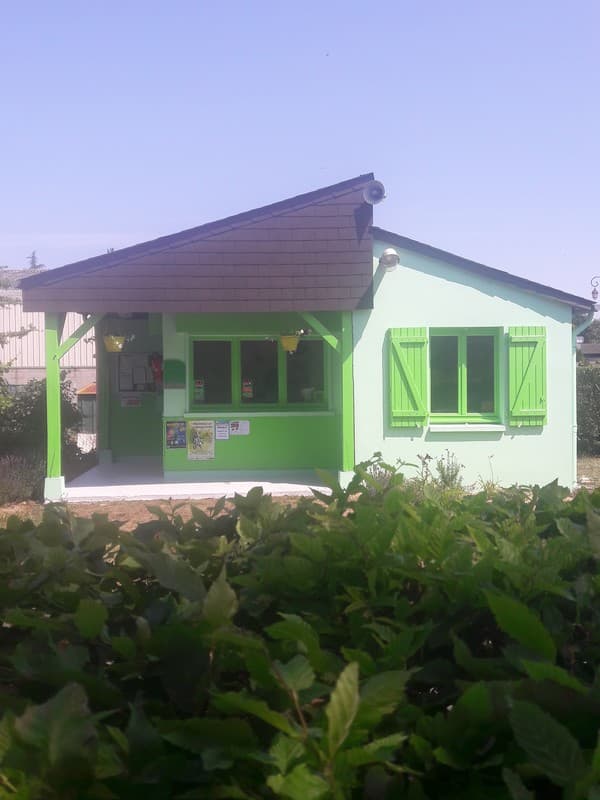 Camping-car Park / camping de mon village " Les Bords de Creuse "