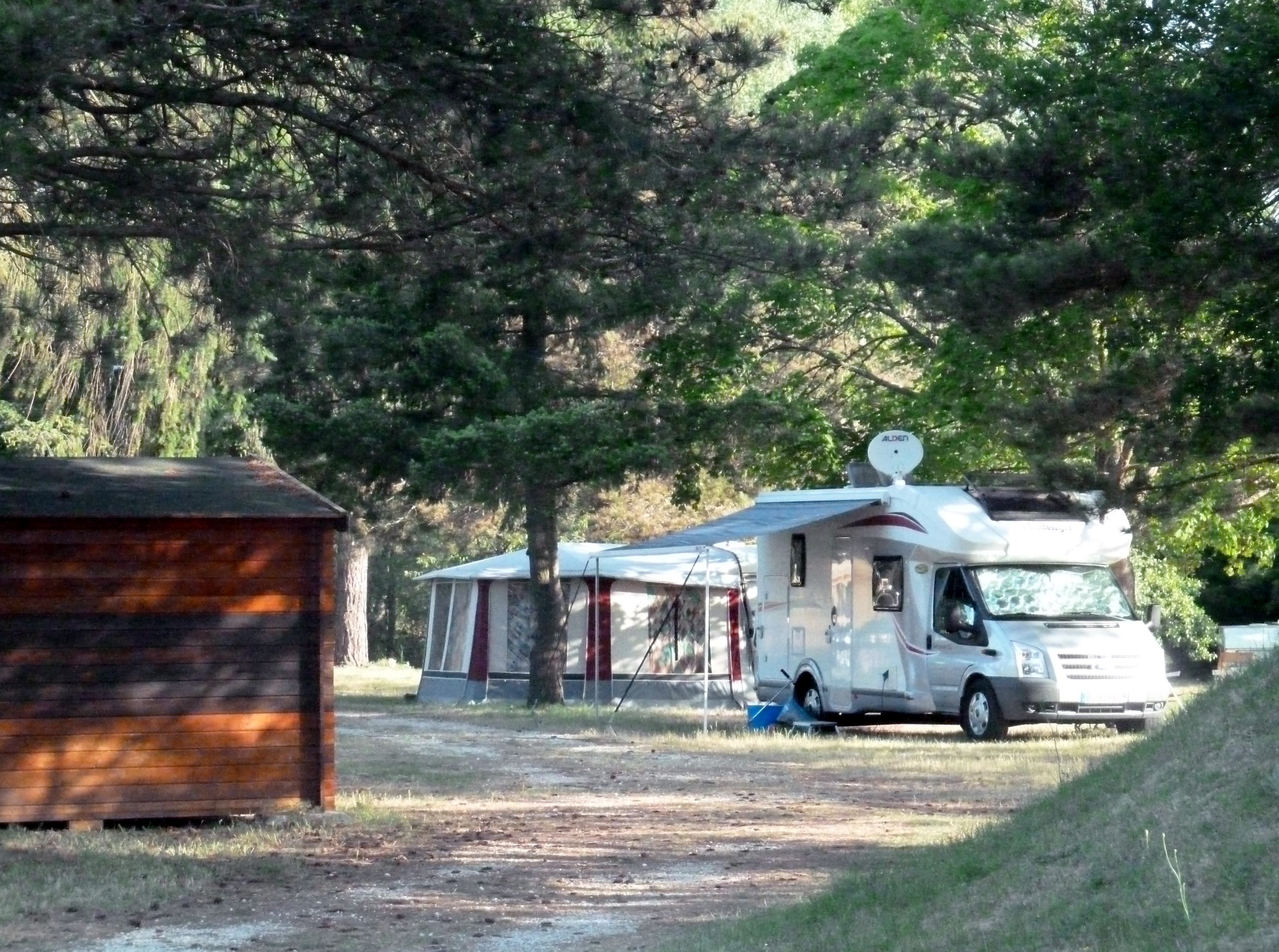 CAMPING L'ÉCLUSE DES COMBLES