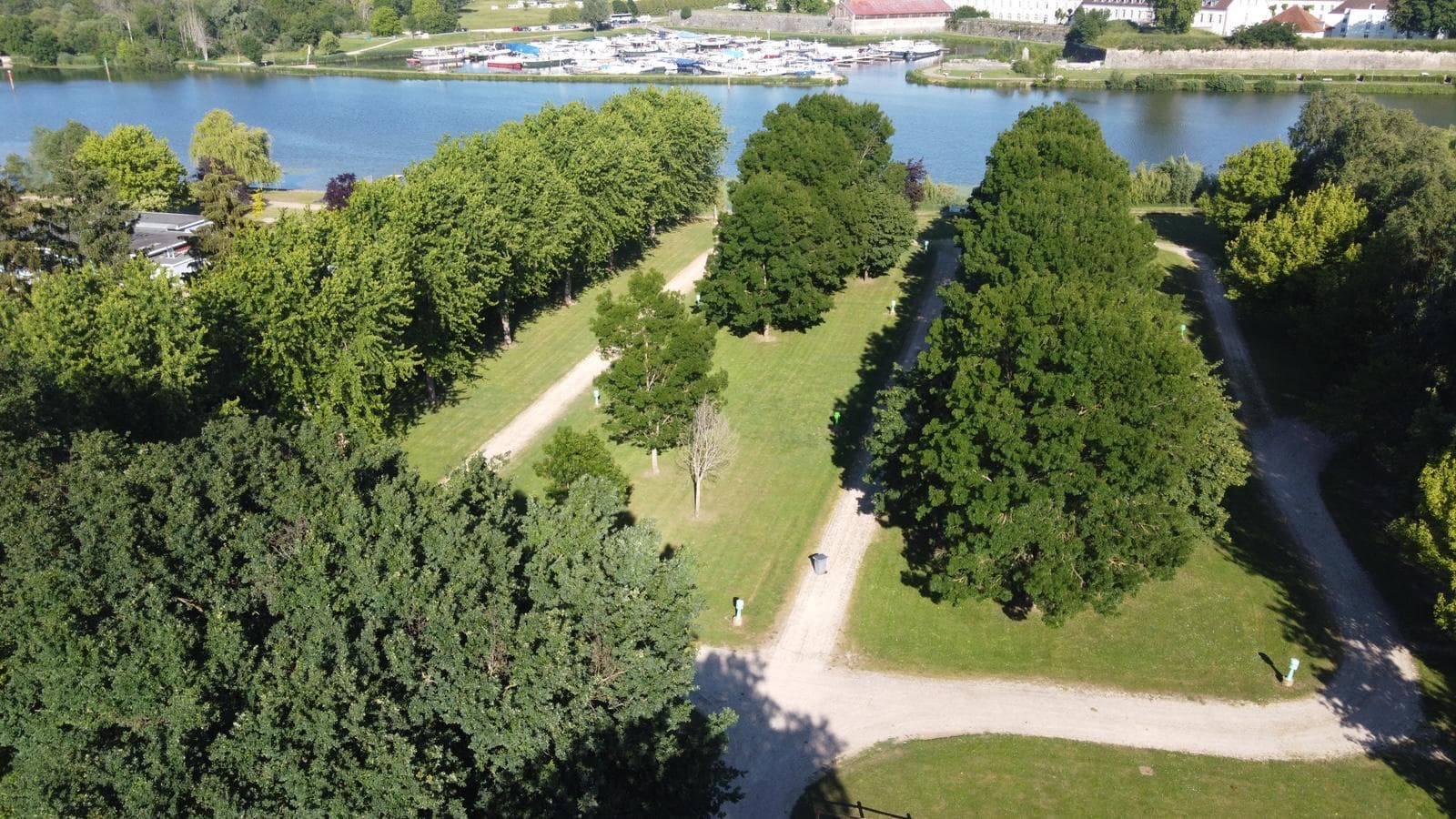CAMPING DE L'ARQUEBUSE