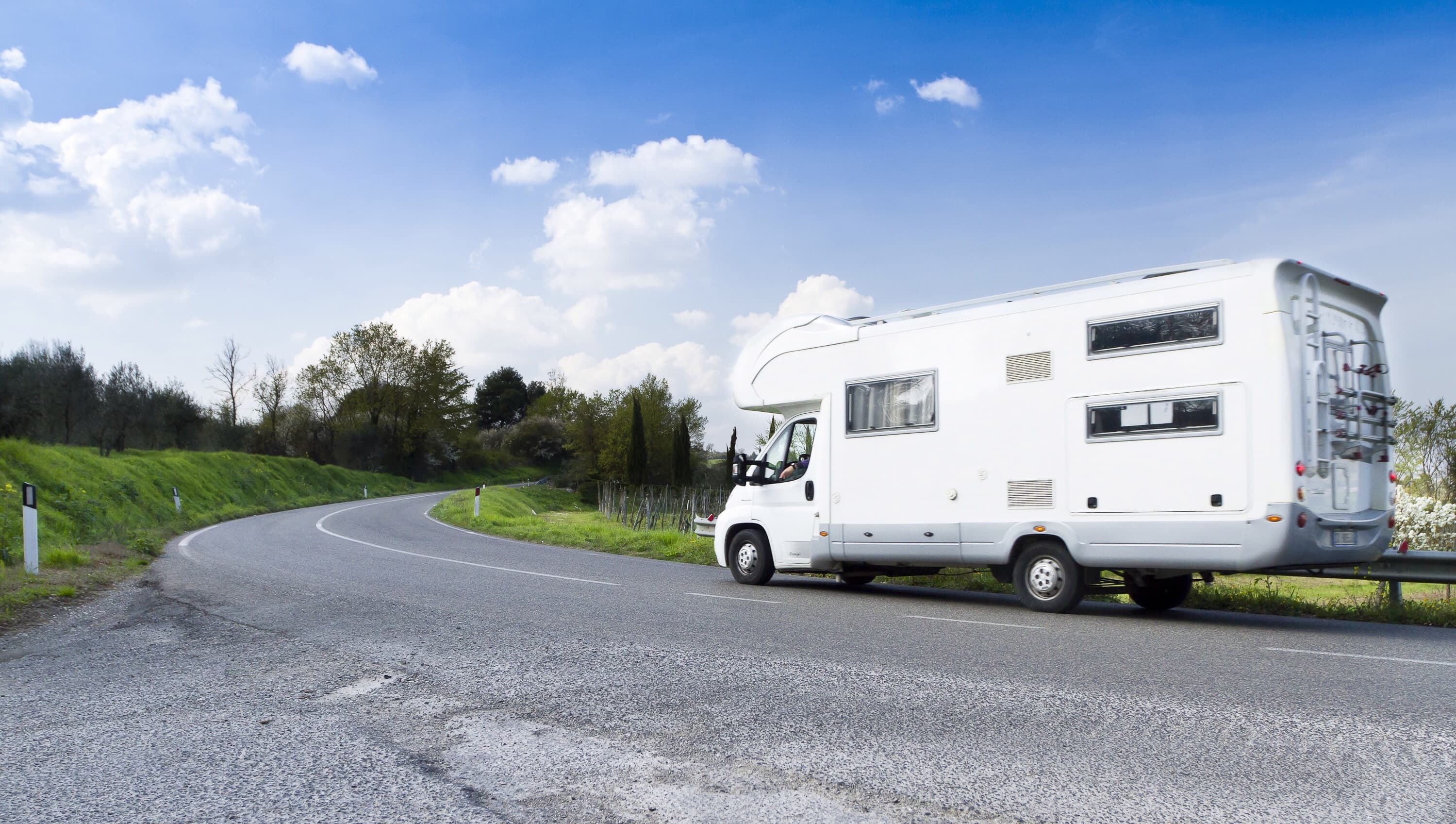 Camping Car Park - Aire de Céré-la-Ronde, les Pins