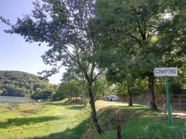 CAMPING LES MOULINOCHES - Lac de Pont de Salars