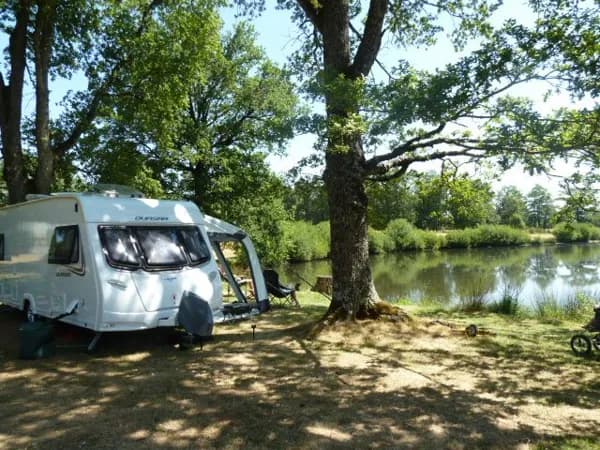 CAMPING ÉTANG DU CAMP