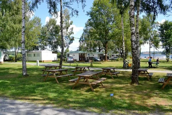 Camping Ciela Village Les Cantarelles - Lac de Villefranche de Panat