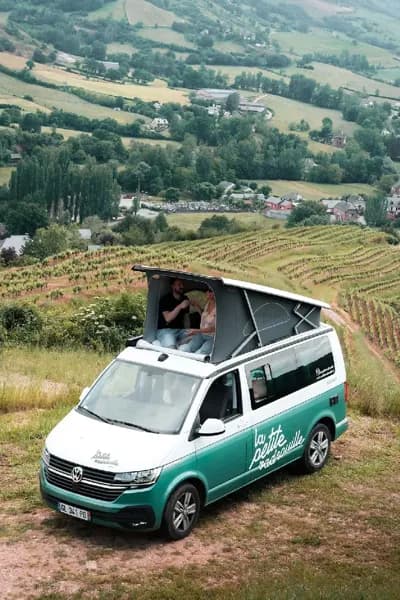 La van-life en Aveyron avec la petite vadrouille